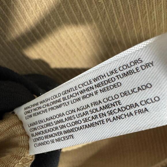 Carolyn Taylor Women’s Size Medium Brown Black Metal Grommet Detail Knit Top - Picture 5 of 5